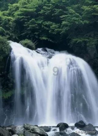 努力向上的铁球